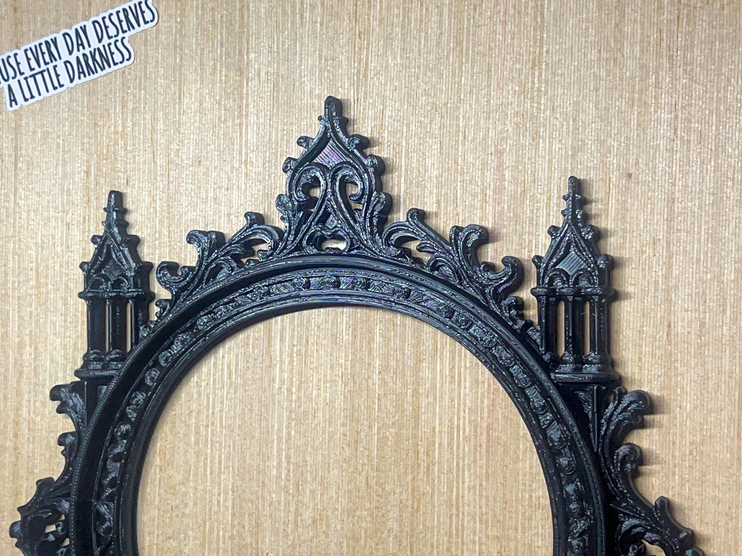Circular Victorian Frame – 3D Printed Gothic Wall Decor – Ornate Baroque Gallery Accent
