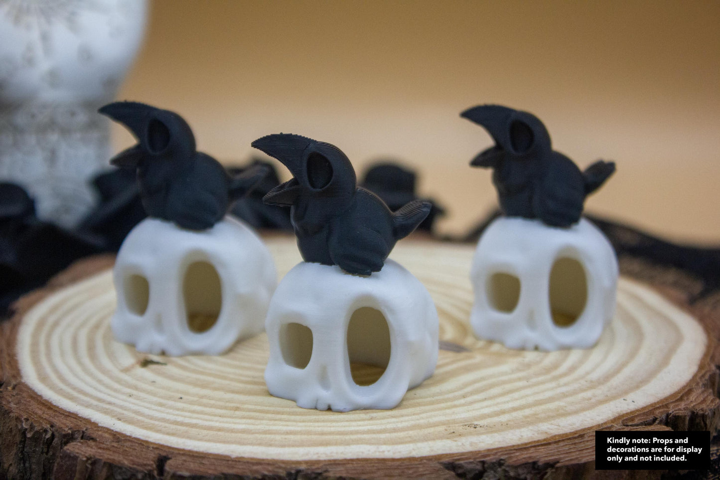 Small Skull and Crow Figure – Gothic Desk Decor, Spooky Miniature, Halloween Aesthetic, 3D Printed Gift