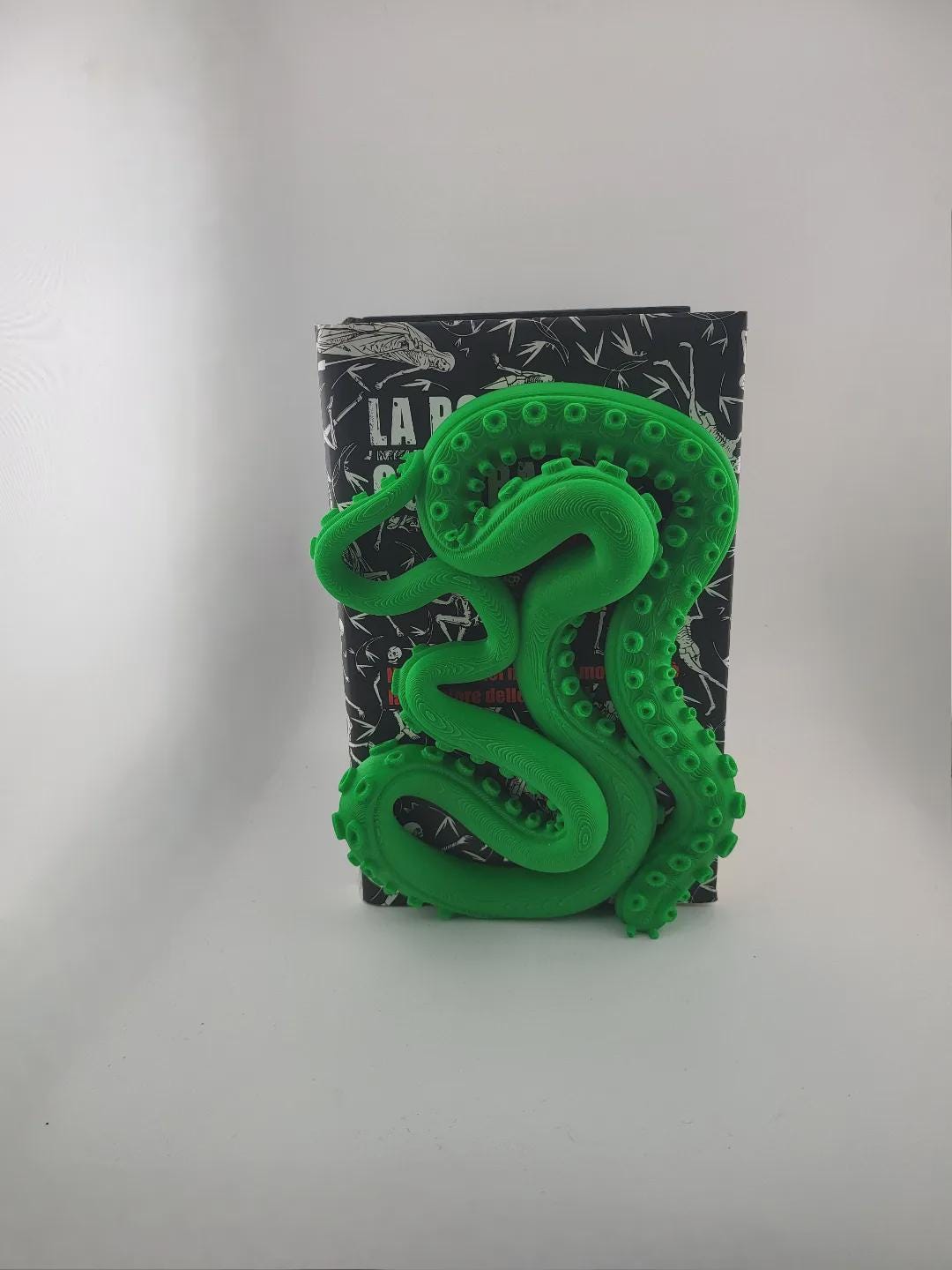 Kraken Tentacle Bookend | Octopus Arm Shelf Decor for Fantasy & Ocean Lovers | Unique 3D Printed Sea Monster Gift for Bookworms