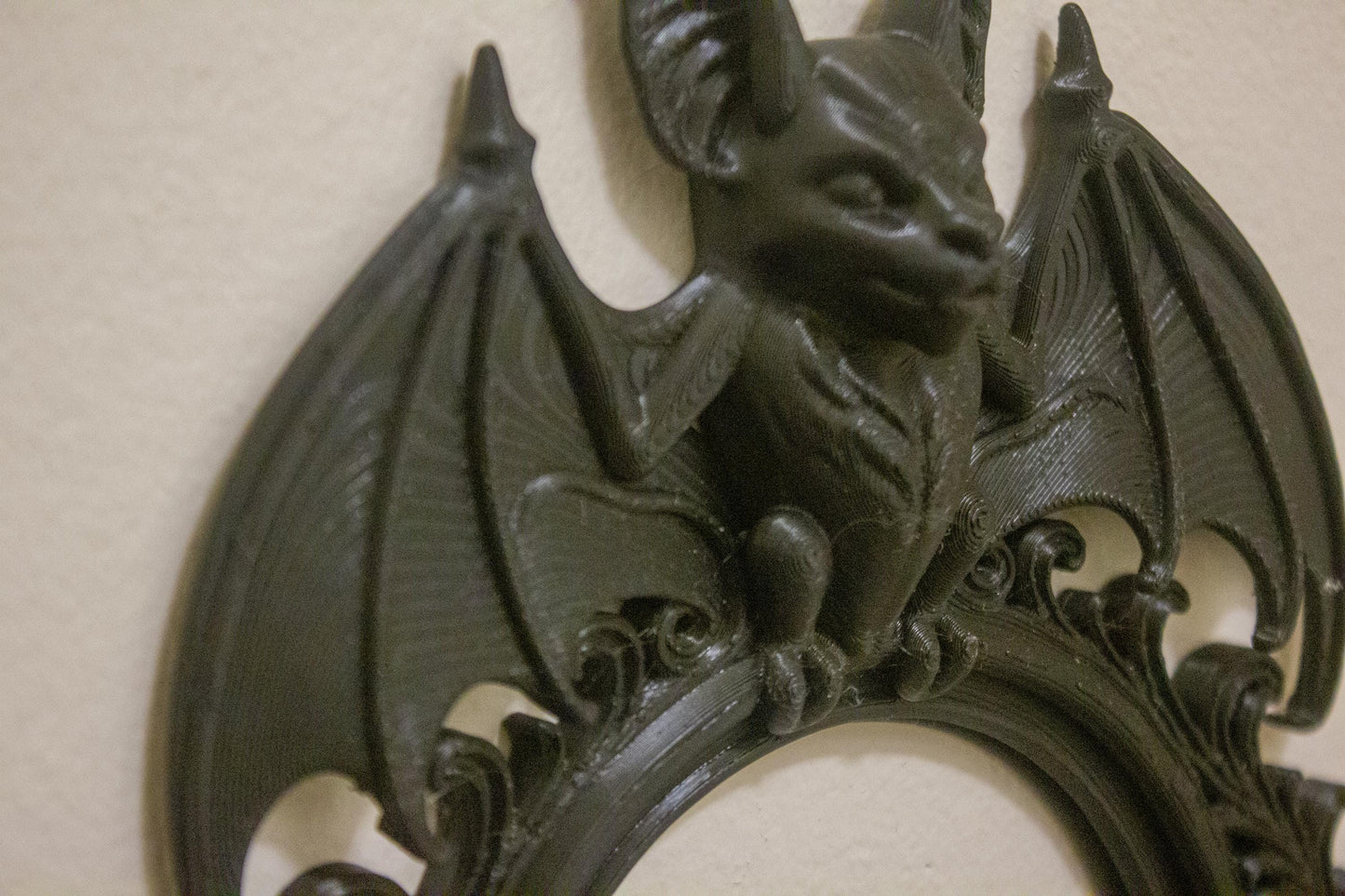 Victorian Bat Frame – 3D Printed Gothic Wall Decor – Ornate Dark Academia Home Accent