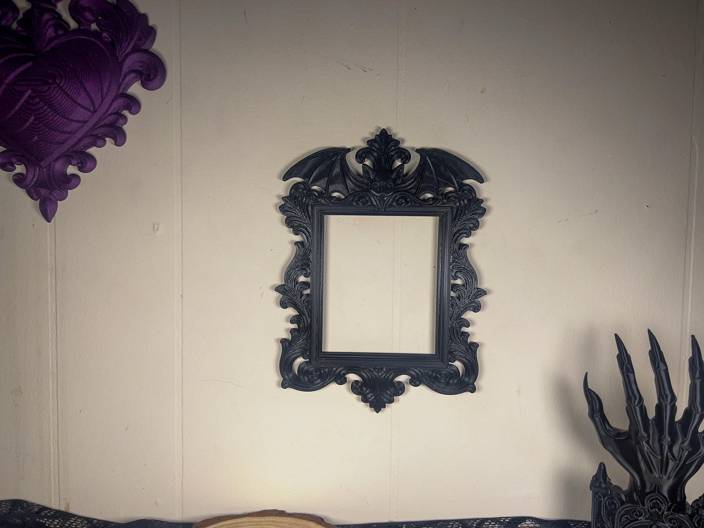 Rectangle Bat Frame – 3D Printed Victorian Gothic Wall Decor, Ornate Haunted Home Accent for Spooky Gallery Walls