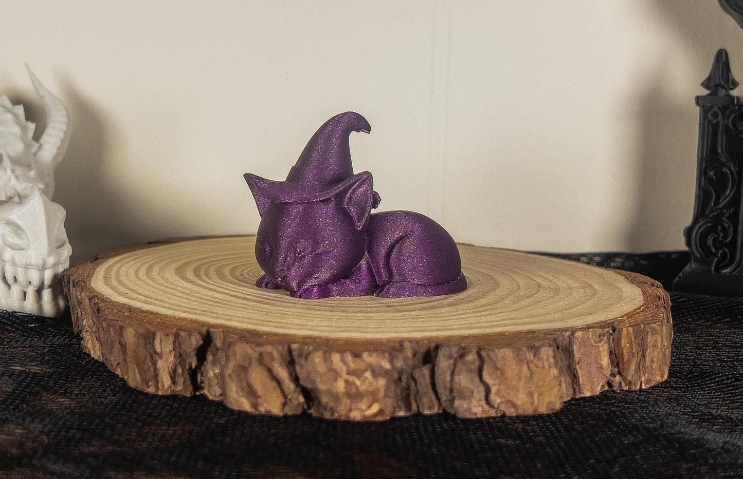 Sleeping Witch Cat Figurine – Cozy Witch Cute Cat Decor, Adorable Goth Aesthetic for Home Accents