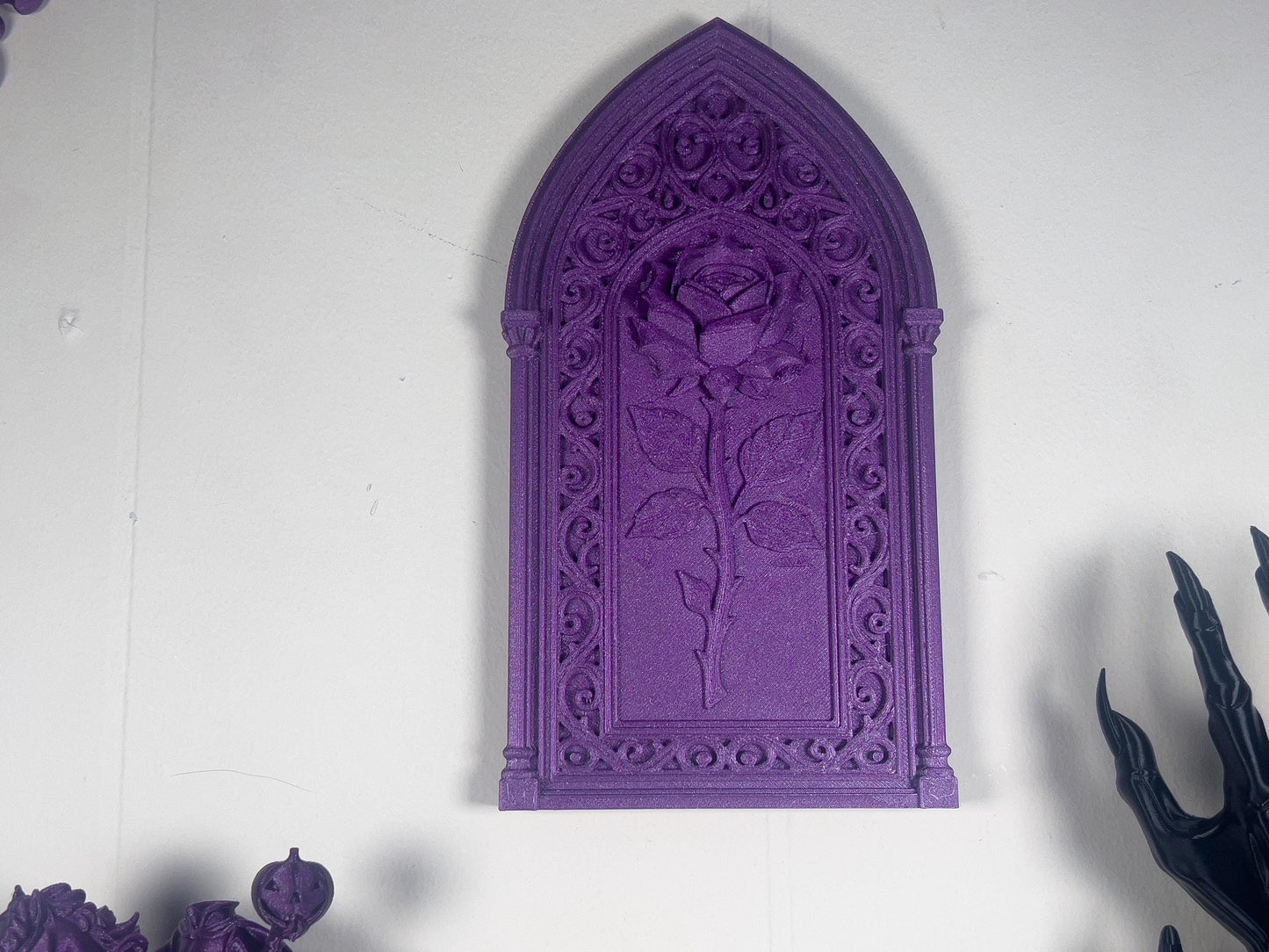 Gothic Rose Plaque – Cathedral Wall Decor, Ornate Gothic Accent for Elegant Home Aesthetics