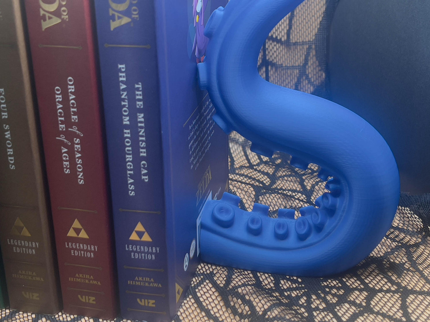 Tentacle End Bookend | Sleek 3D Printed Shelf Accent | Modern Ocean-Inspired Book Holder