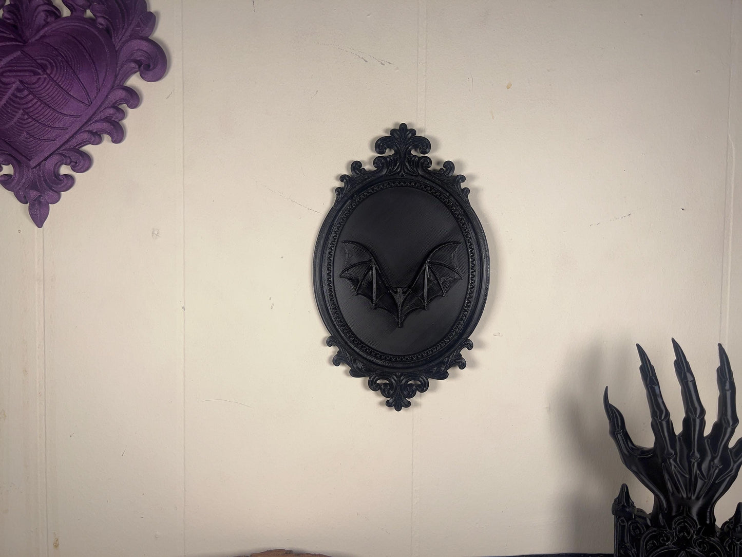 Oval Bat Plaque – Ornate Victorian Gothic Wall Decor, Dark Altar & Occult Aesthetic for Witchy Displays