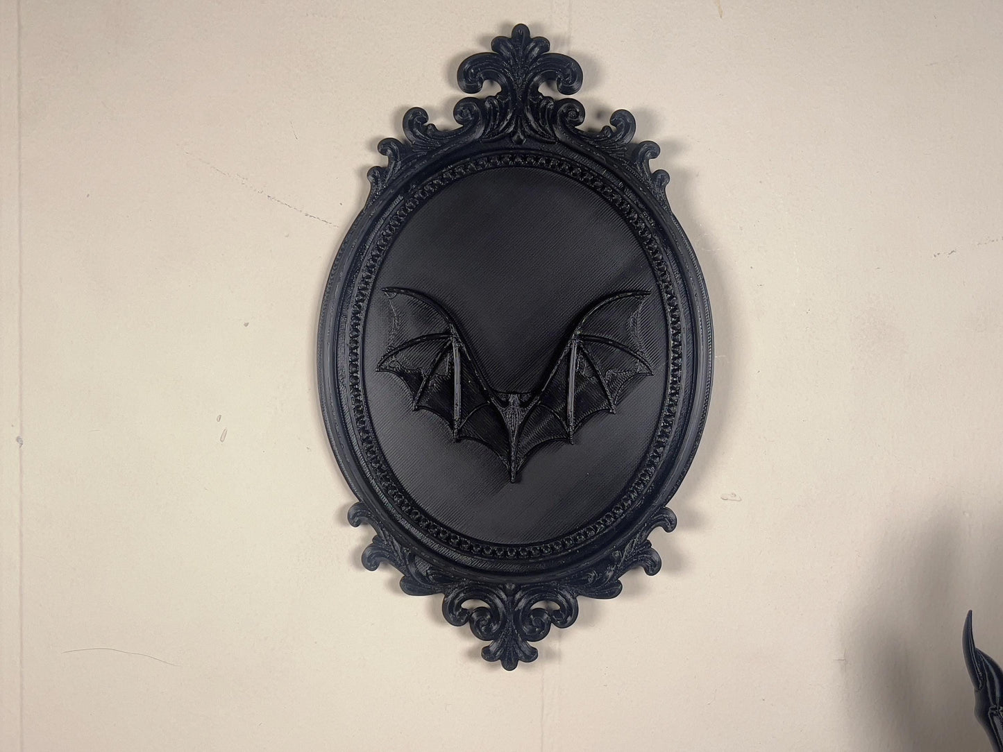 Oval Bat Plaque – Ornate Victorian Gothic Wall Decor, Dark Altar & Occult Aesthetic for Witchy Displays
