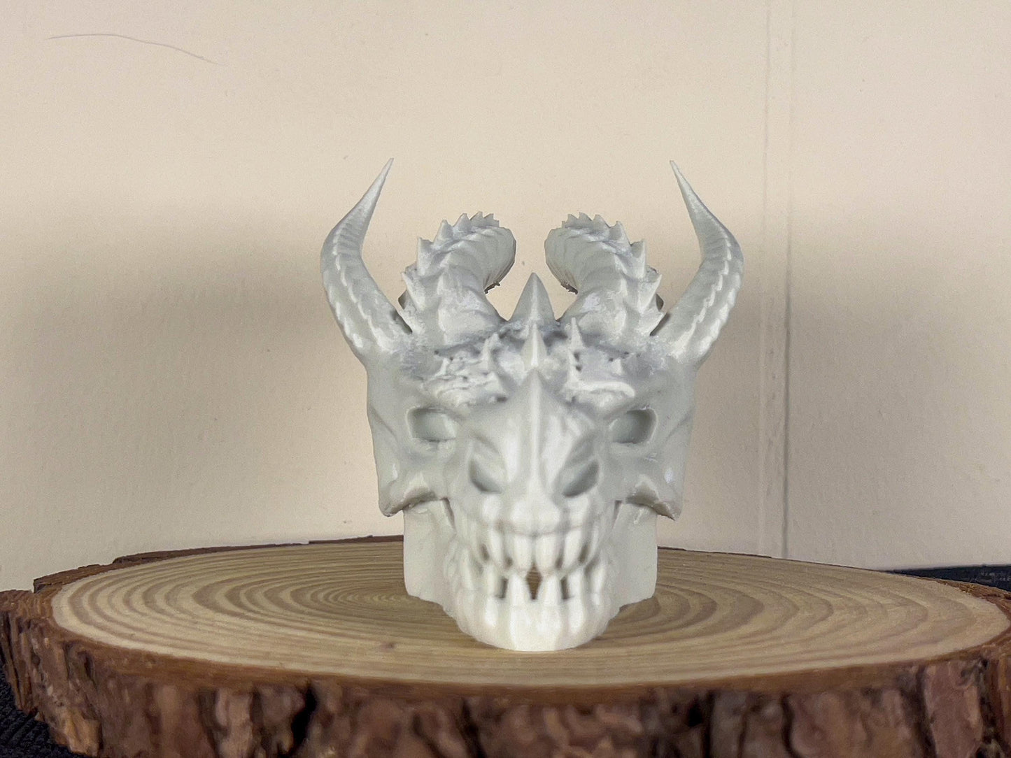 The Dragon Skull Figure – 3D Printed Gothic Decor, Majestic Fantasy Accent for Dark Aesthetic Spaces