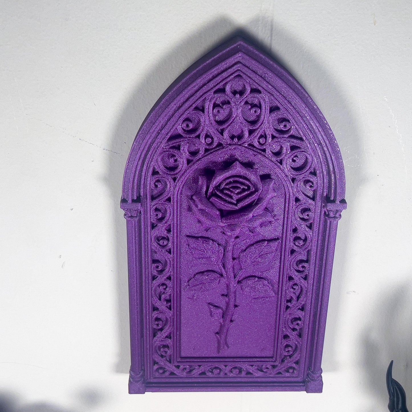 Gothic Rose Plaque – Cathedral Wall Decor, Ornate Gothic Accent for Elegant Home Aesthetics
