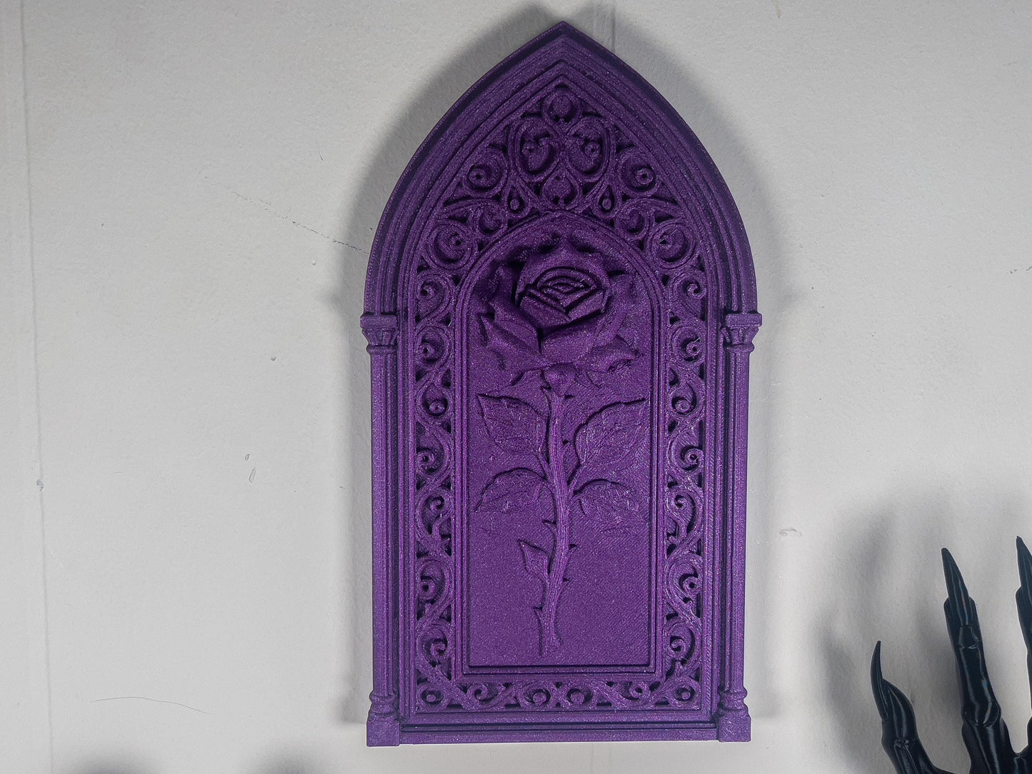 Gothic Rose Plaque – Cathedral Wall Decor, Ornate Gothic Accent for Elegant Home Aesthetics