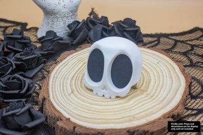 Desk Skull Figure – Gothic Home Decor, Spooky Office Accessory, 3D Printed Miniature, Halloween Gift
