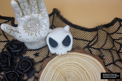 Desk Skull Figure – Gothic Home Decor, Spooky Office Accessory, 3D Printed Miniature, Halloween Gift