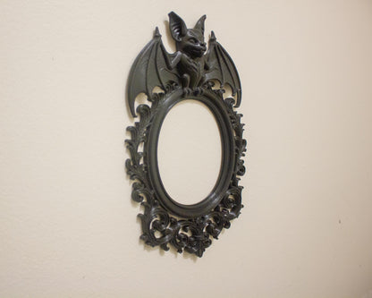 Victorian Bat Frame – 3D Printed Gothic Wall Decor – Ornate Dark Academia Home Accent