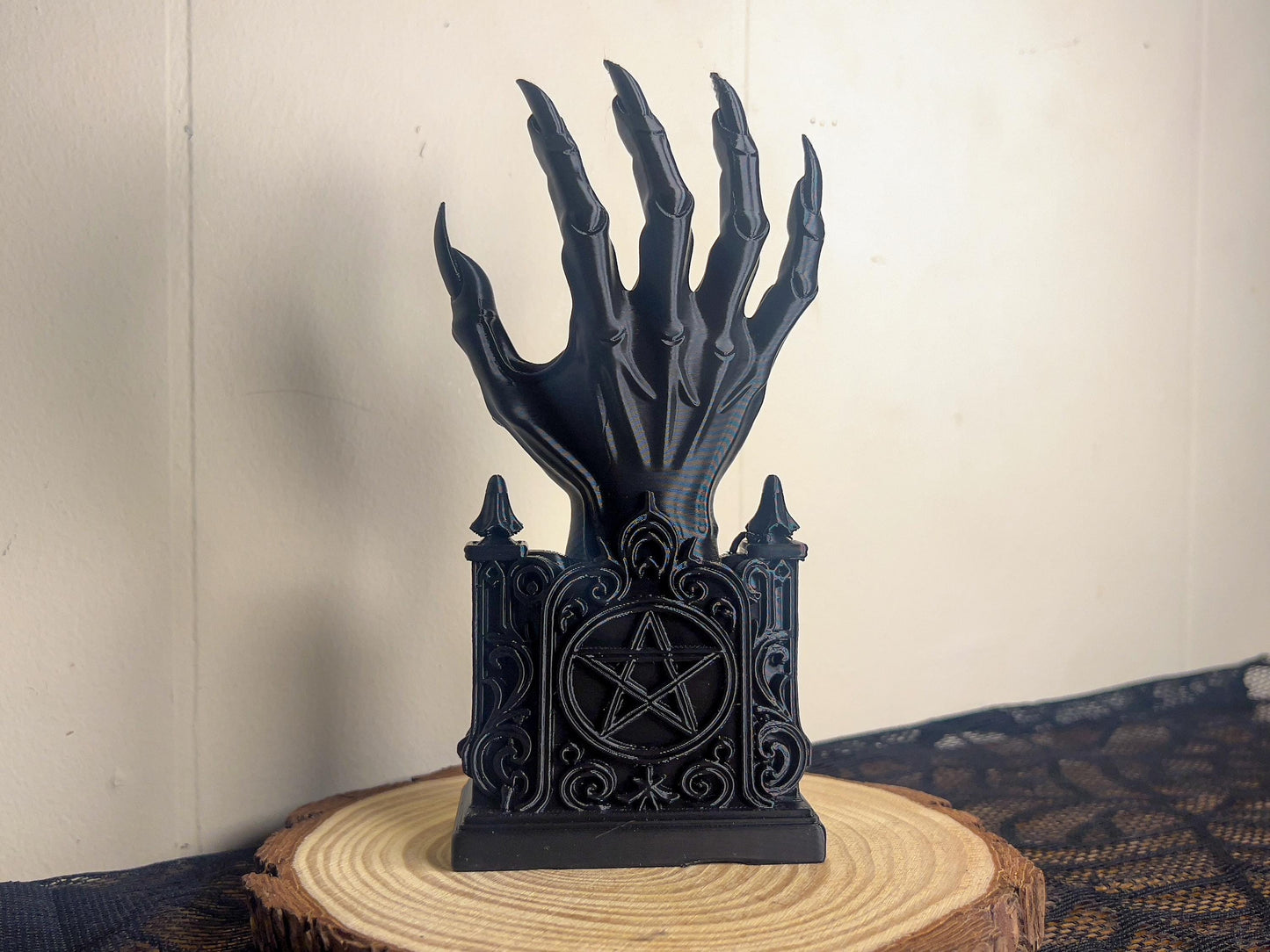 Demonic Claw Hand Figurine – Dark Occult Home Decor, Unique Gothic Accent for Eerie Aesthetics