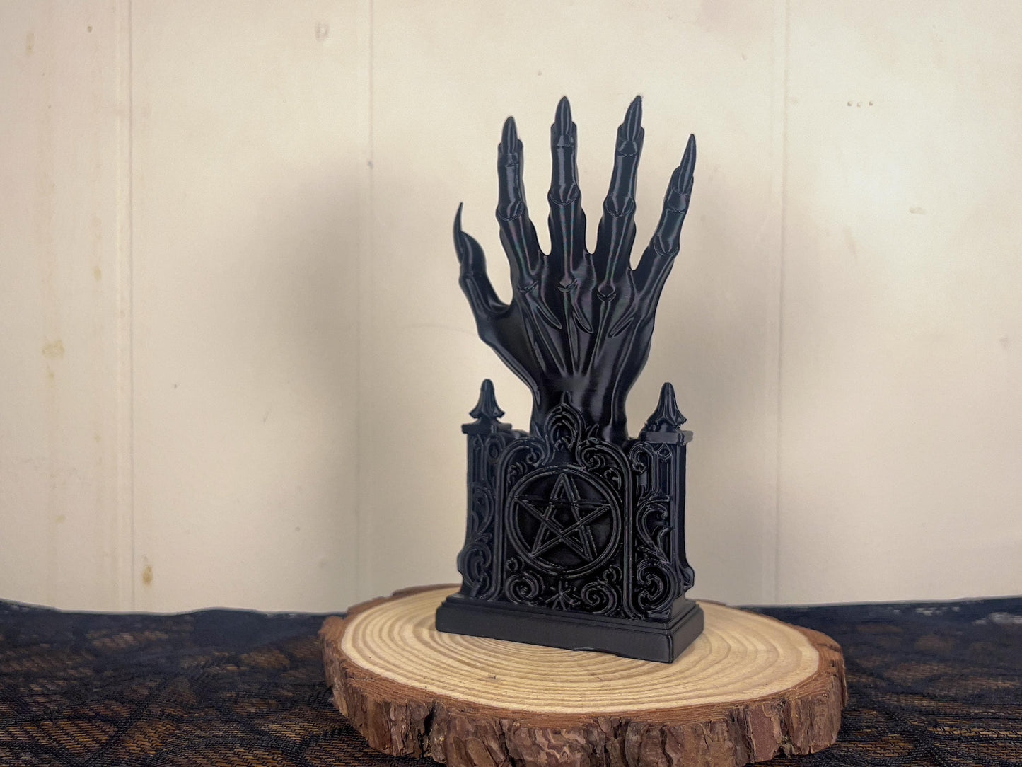 Demonic Claw Hand Figurine – Dark Occult Home Decor, Unique Gothic Accent for Eerie Aesthetics