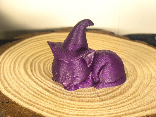Sleeping Witch Cat Figurine – Cozy Witch Cute Cat Decor, Adorable Goth Aesthetic for Home Accents