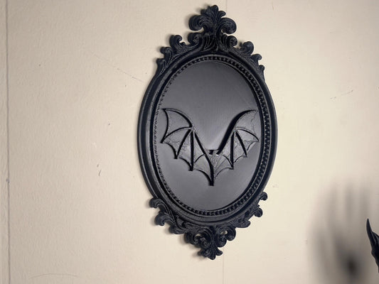 Oval Bat Plaque – Ornate Victorian Gothic Wall Decor, Dark Altar & Occult Aesthetic for Witchy Displays